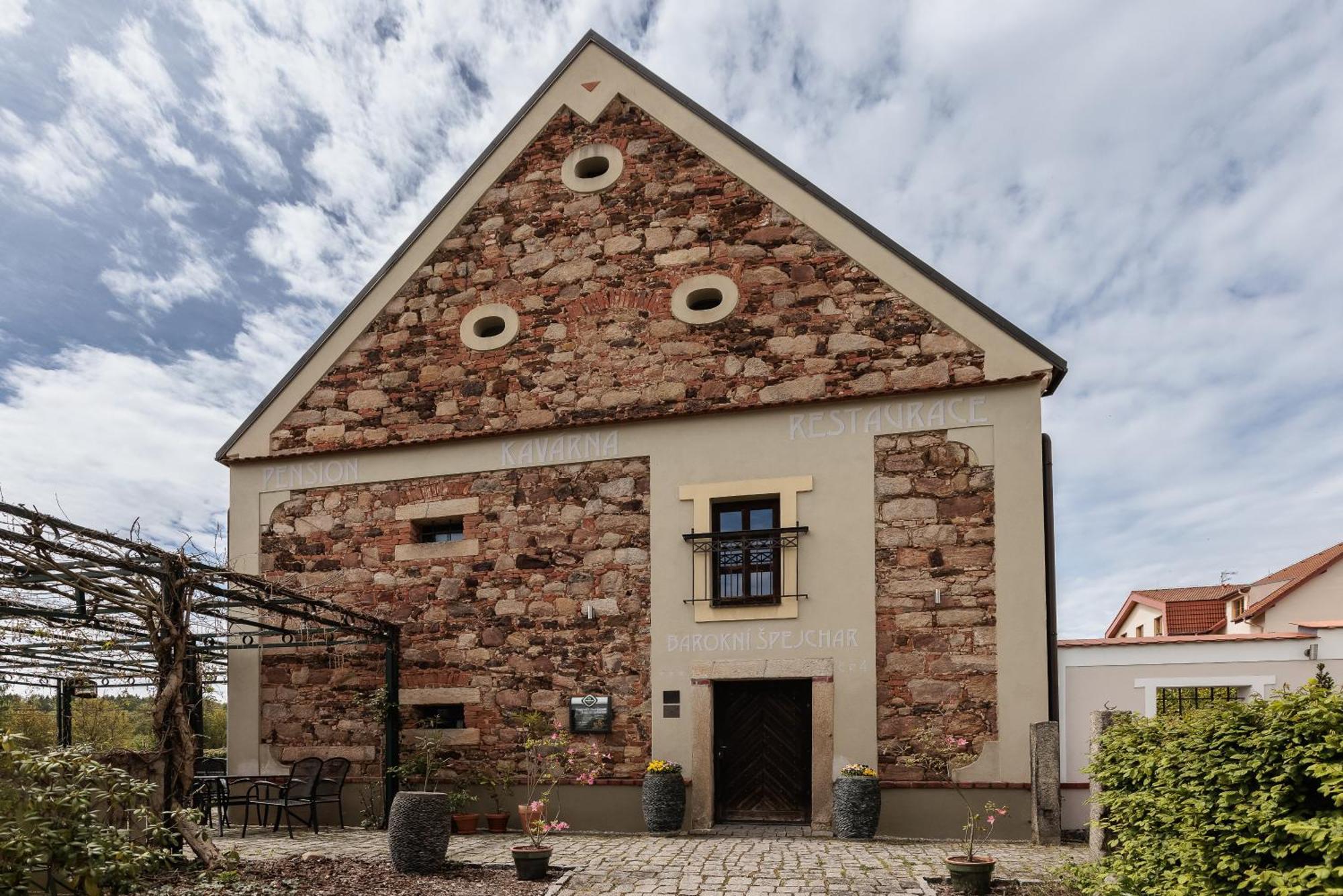 Hotel Barokni Spejchar Tlučná Zewnętrze zdjęcie